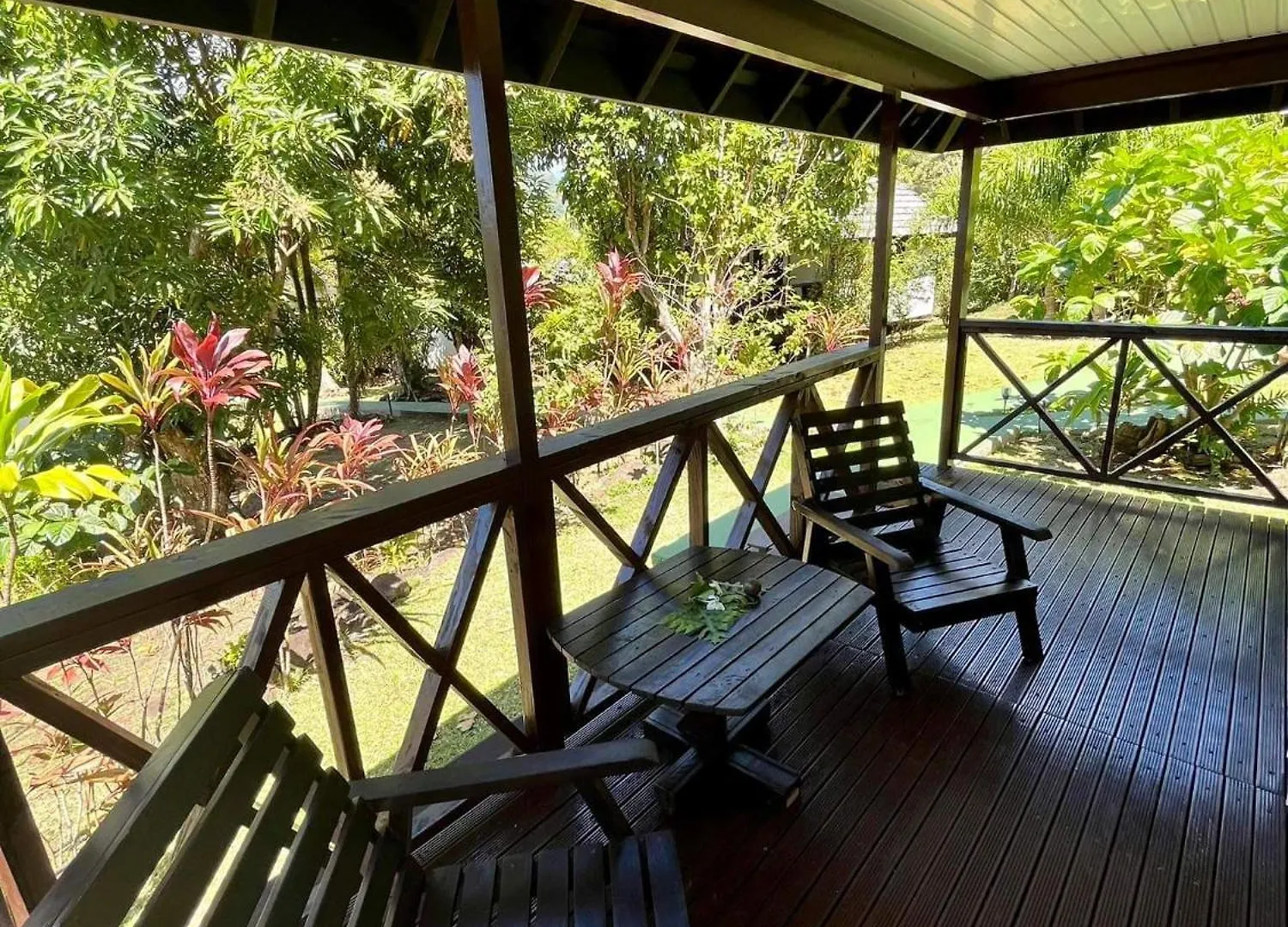 Szálloda Pension Hibiscus Taha'A Vaitoare
