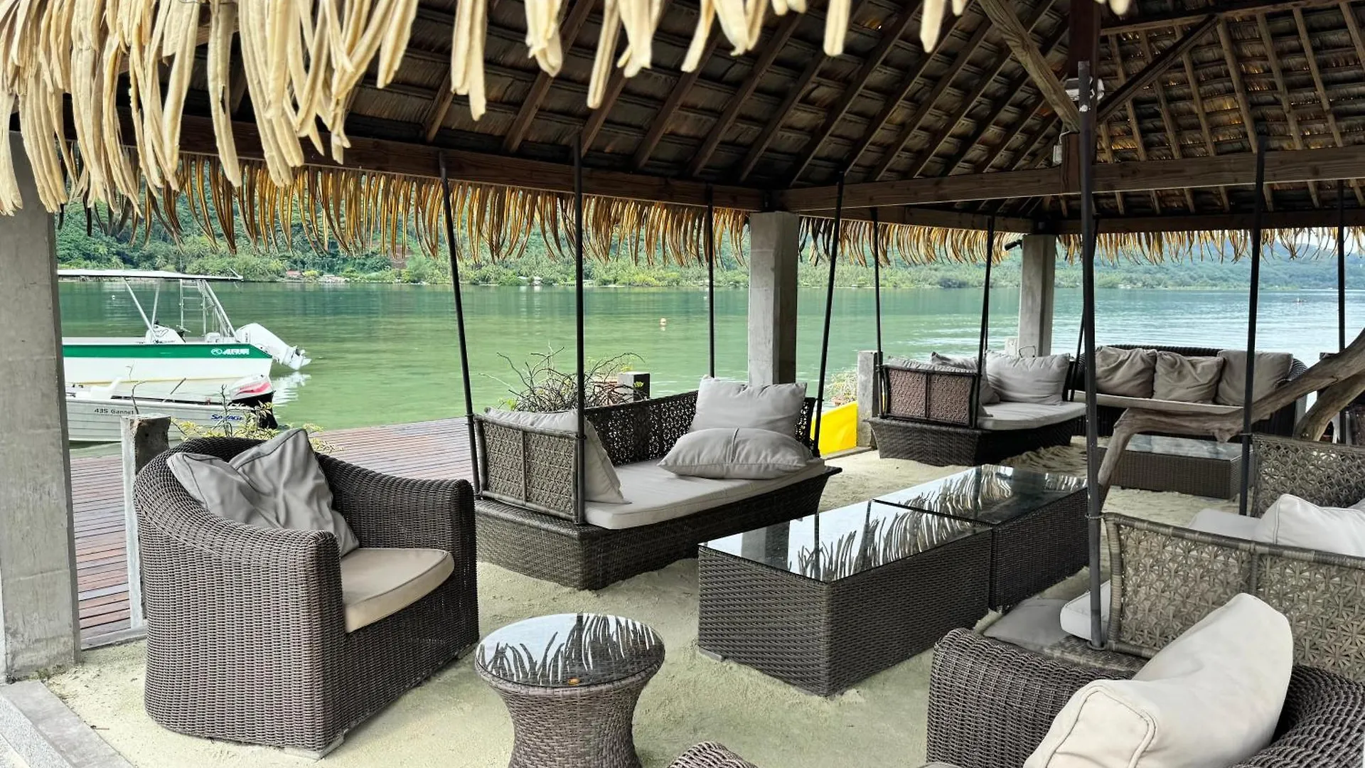 Szálloda Pension Hibiscus Taha'A Vaitoare